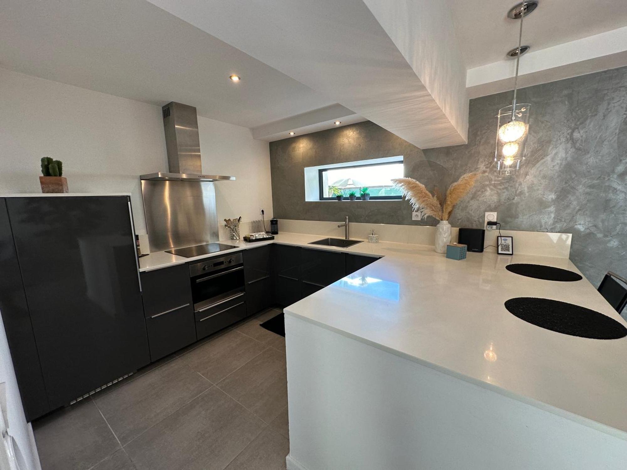 Maison Contemporaine Avec Piscine Privee Chauffee, Entre Plages Et Provence, Borne 11 Kw Istres Exteriér fotografie