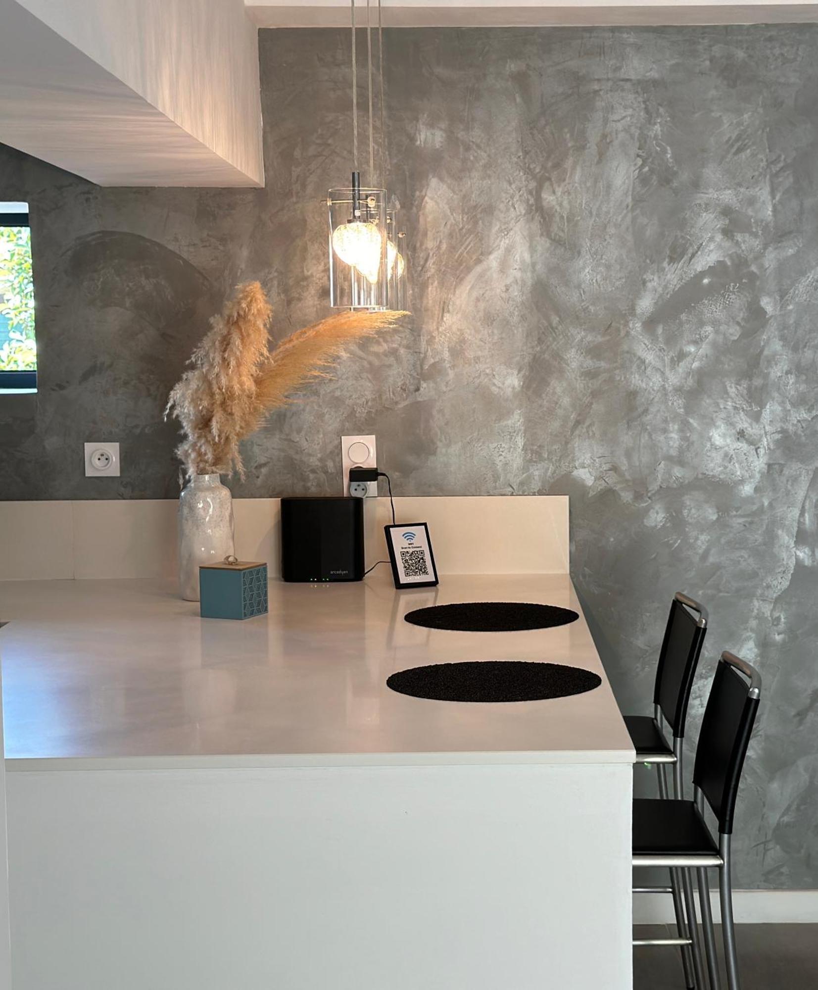Maison Contemporaine Avec Piscine Privee Chauffee, Entre Plages Et Provence, Borne 11 Kw Istres Exteriér fotografie